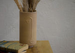 Load image into Gallery viewer, Rostro vase - Beige
