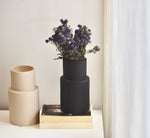 Load image into Gallery viewer, Minimalistic Heaven Vase - Black
